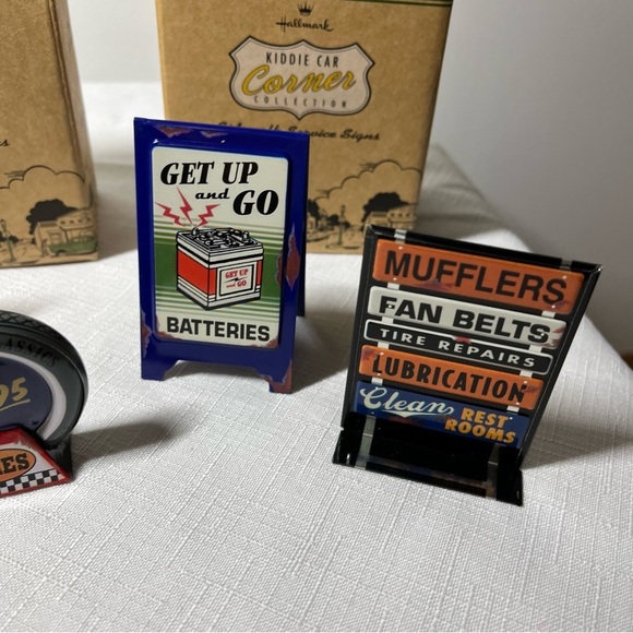 NEW Hallmark Kiddie Car Classics Collectible Garage + billboard Signs Gas pumps - Picture 13 of 16